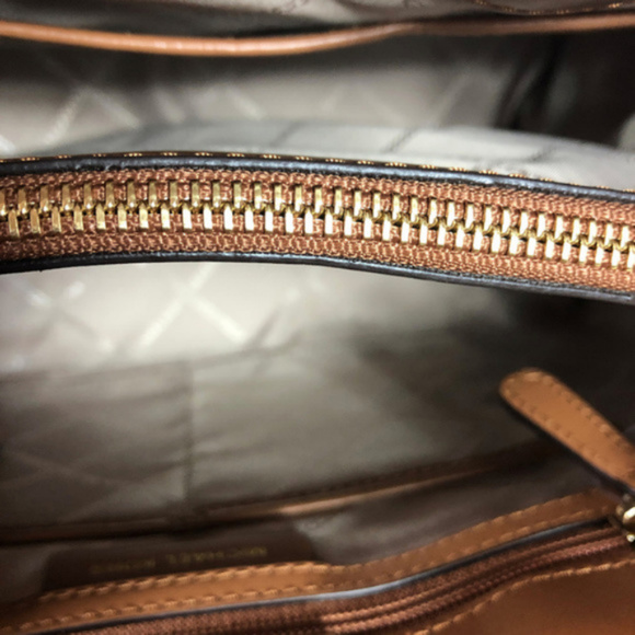 Michael Kors Gramercy Large Chain Acorn Satchel - Picture 4 of 8